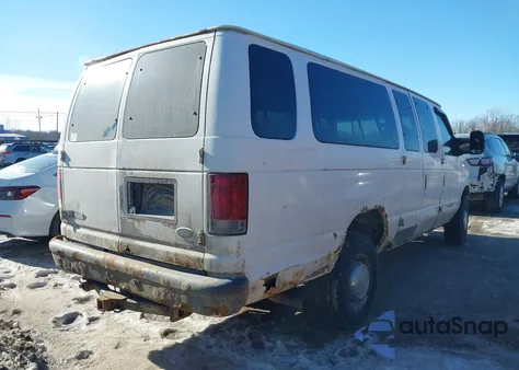 2005 Ford E-350 Super Duty Xl/Xlt z USA, uszkodzony, nr VIN 1FBSS31S25HA41537